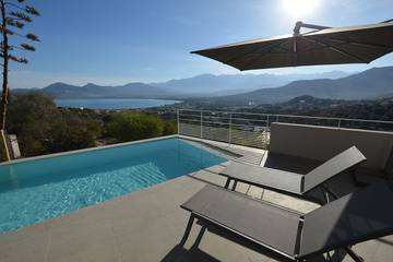 Villa pour 8 personnes, avec terrasse à Calvi
