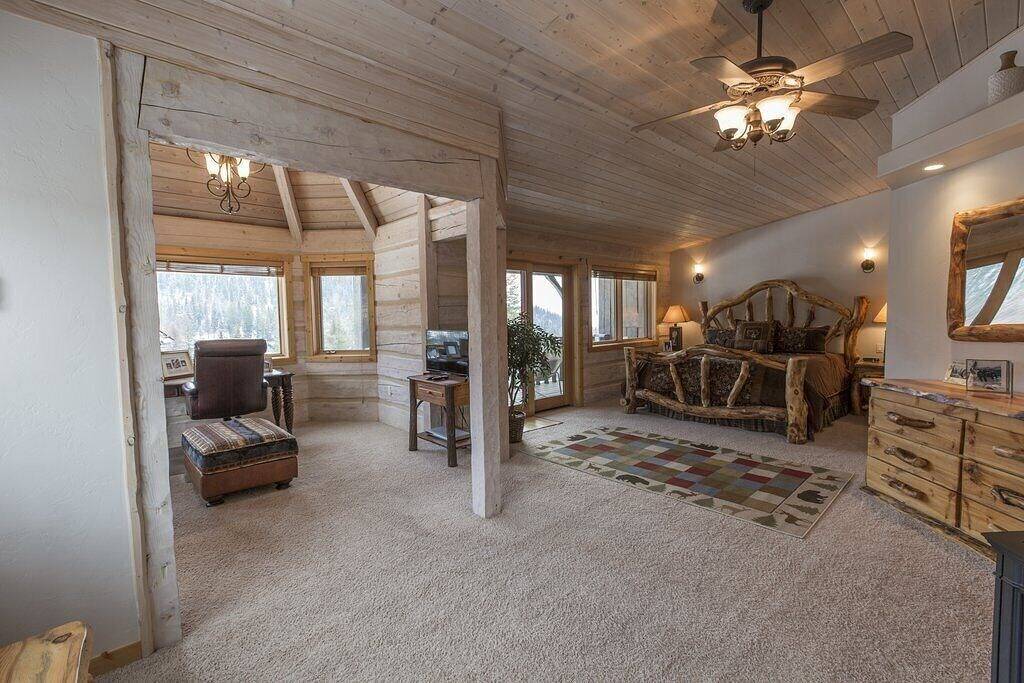 Moose Run 353 ist ein außergewöhnliches Reihenhaus mit 4 Schlafzimmern und direktem Zugang zu den Skipisten. in Glacier-Nationalpark