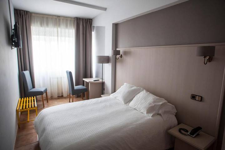 Hôtel pour 3 personnes, animaux acceptés à Oleiros (Espanha) - 3