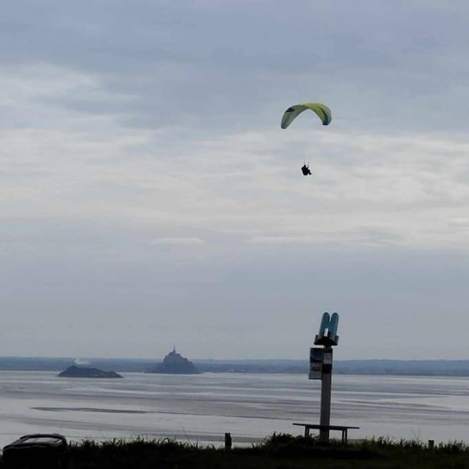 Three-Bedroom House in Champeaux, Baie du Mont-Saint-Michel