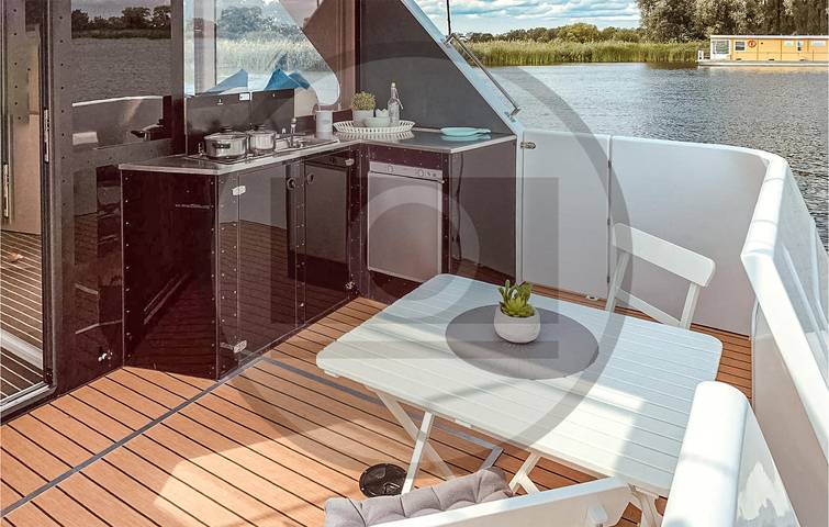 Waterfront Retreat: Neuruppin House Boat in Neuruppin, Ruppiner Seenland
