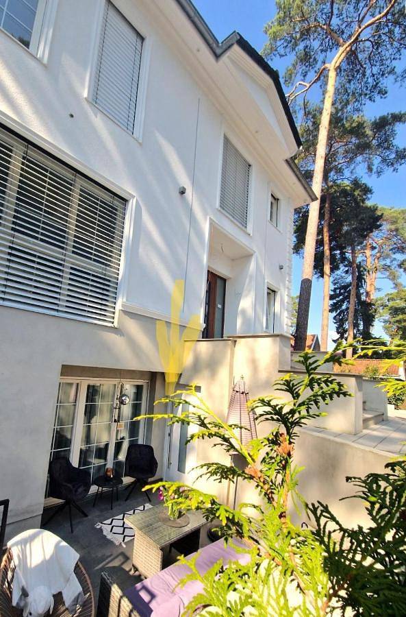 Appartement de vacances pour 5 personnes, avec Jacuzzi et Terrasse ainsi que Jardin et Piscine
