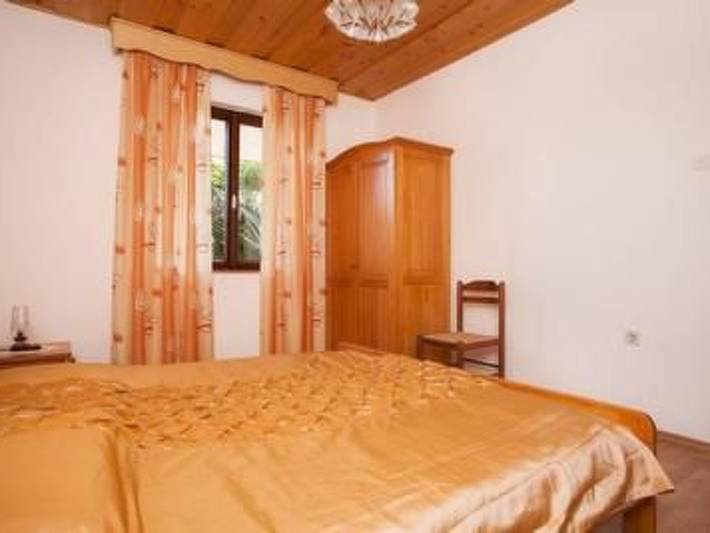 Ganze Wohnung, Große Ferienwohnung in Novigrad mit Schönem Garten in Novigrad, Umag und Umgebung