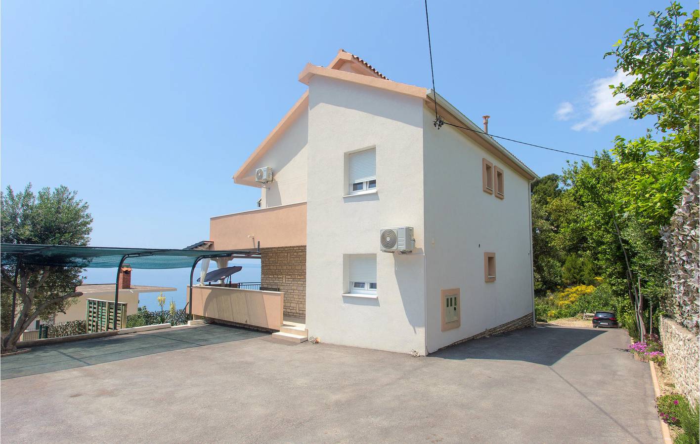 Ganze Ferienwohnung, Charmante Unterkunft, 1,5 km vom Strand entfernt: Gemütliches Apartment mit WLAN, Terrasse und Parkplatz in Jesenice, Split-Dalmatien