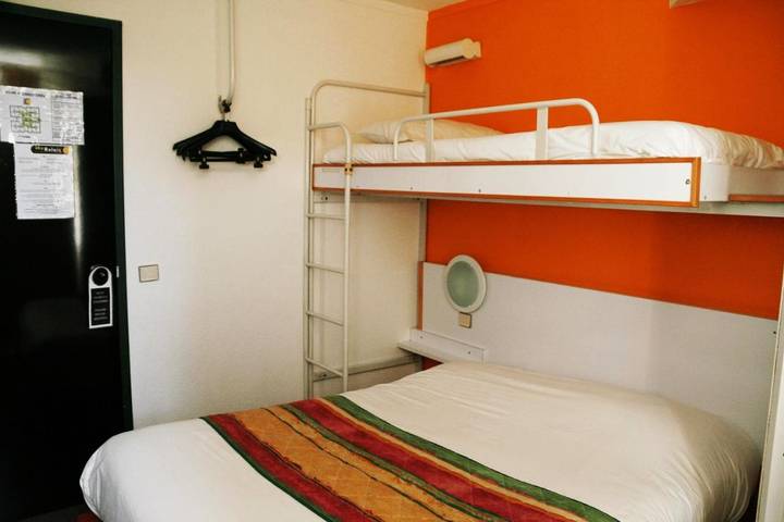 Hôtel pour 2 personnes, avec terrasse et vue à Lons - 3