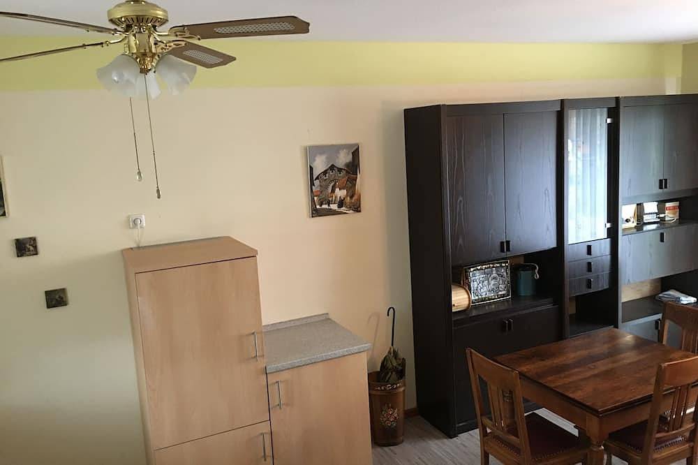 Ganze Wohnung, Nichtraucher Ferienwohnung, im schönen Weinlandkreis Kitzingen in Prichsenstadt, Fränkisches Weinland