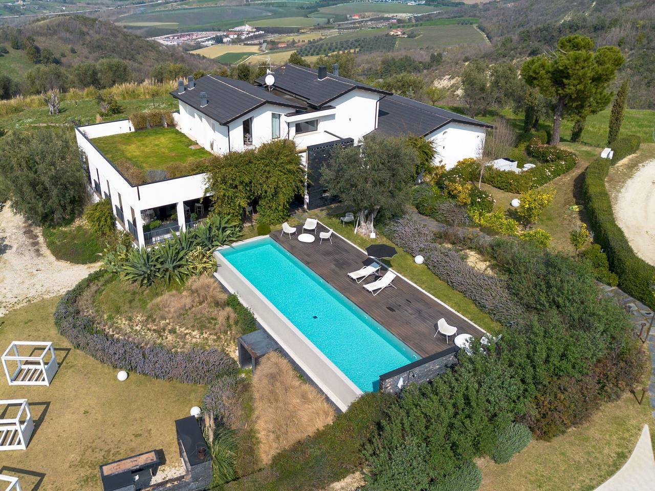 Villa for 10 People in Controguerra, Adriatic Coast Abruzzo