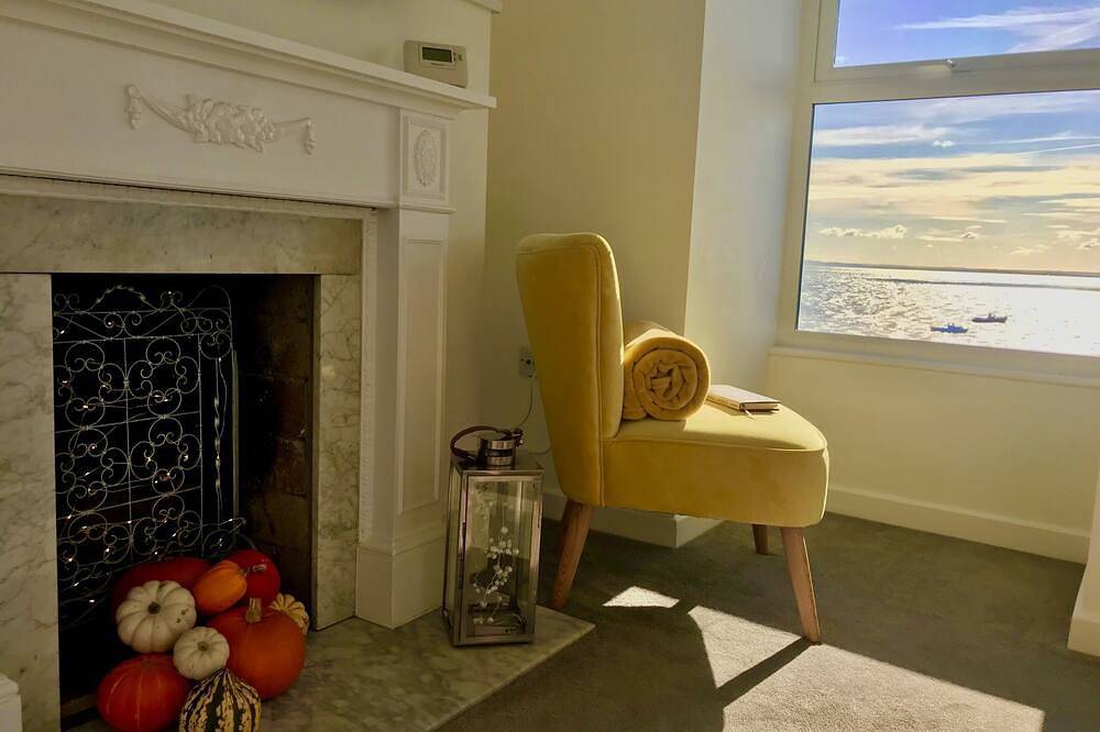 Apartamento entero, Estuary Views Penthouse 🖤 Beachfront with Parking in Southend-on-Sea, Este de Inglaterra
