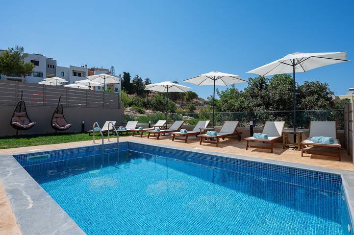 Nevelo Sapphire in Gerani (Rethymnon), Nikiforos Fokas