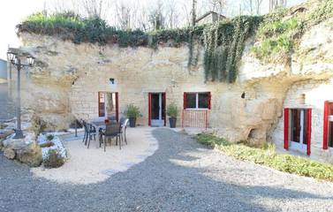 Location de vacances pour 6 personnes, avec terrasse et jardin, adapté aux familles à Dénezé-sous-Doué