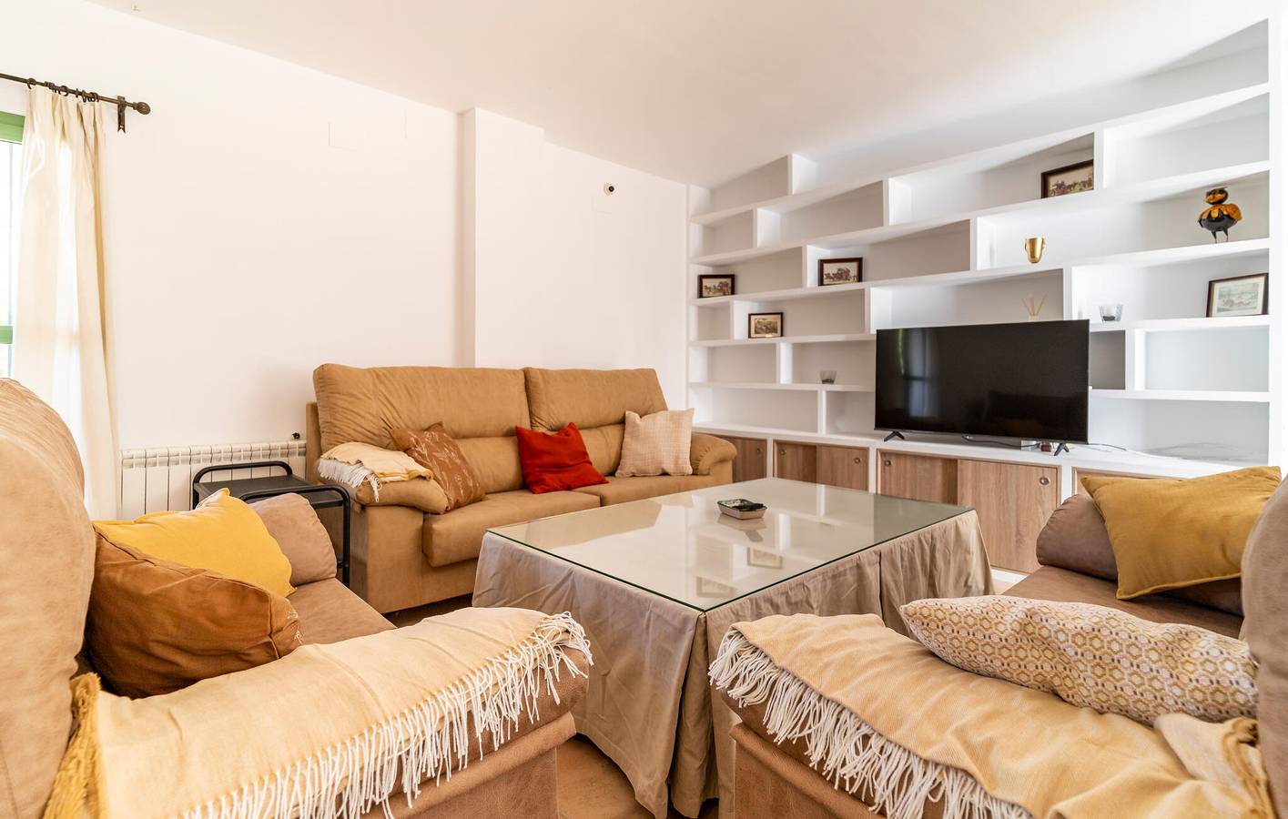 Apartamento de lujo con piscina y aire acondicionado, a 1 km del centro de Caparacena in Atarfe, Provincia de Granada