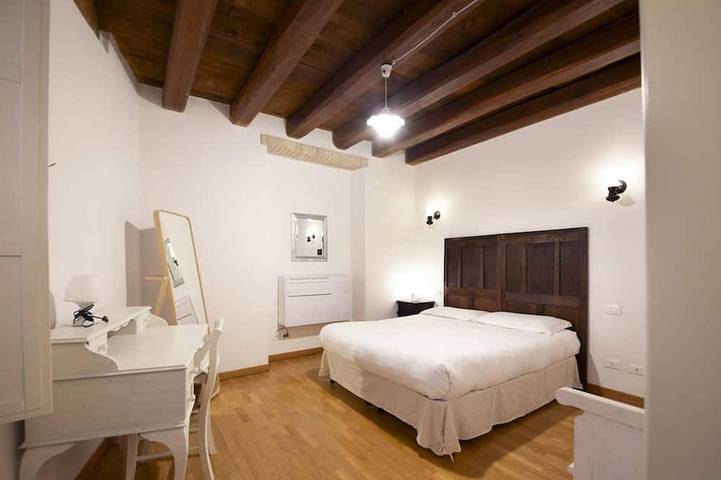Ganze Wohnung, Schöne Wohnung für 4 neben dem Dom im Castello Viertel in Castello (Cagliari), Cagliari