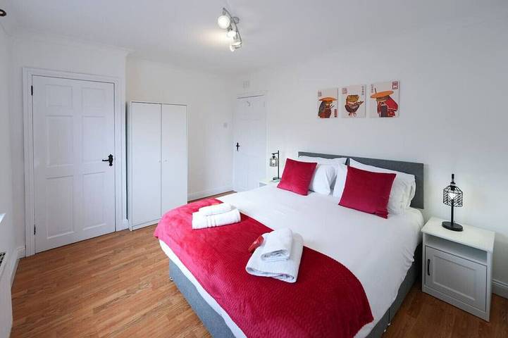 Barassie Villa located near Troon in Troon, Firth Of Clyde