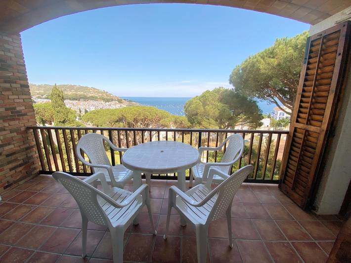 Apartamento de vacaciones para 4 personas, con jardín y terraza además de piscina y vistas al mar, Familias con niños - 1