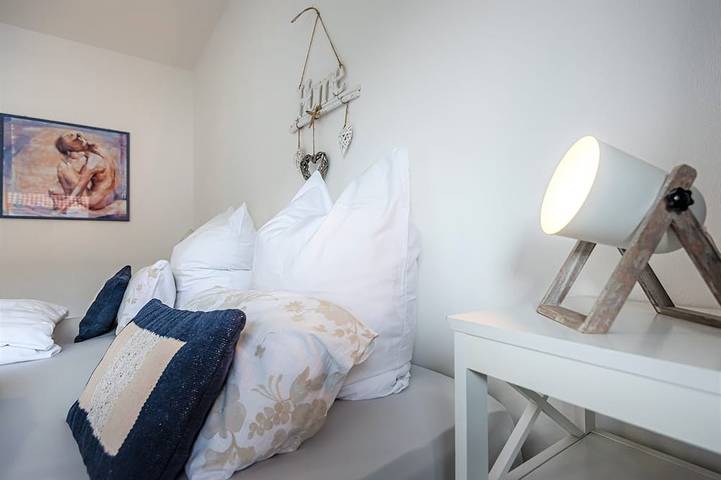 Ganze Wohnung, 4-Zi Whg mit Garten, Balkon und Kamin bei München in Pliening, Oberbayern