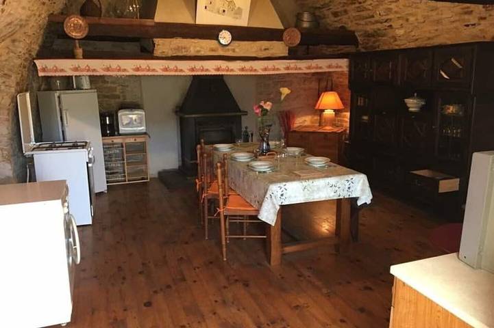 Location de vacances pour 5 personnes, avec balcon et jardin à Saint-Georges-de-Lévéjac - 4