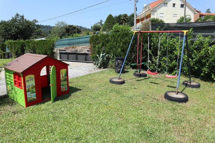 Casa rural para 14 personas, con piscina y jardín además de vistas y sauna, Se admiten mascotas en Región Norte (Portugal) - 2