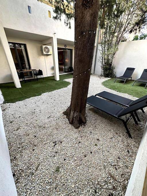 Gîte pour 2 personnes, avec jacuzzi et terrasse à Miramas - 4