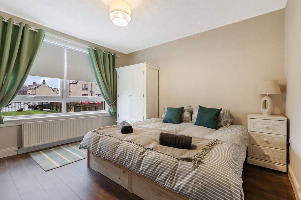 Ganze Wohnung, Free Parking | Central | Sleeps 6 | Great Location in West Lothian