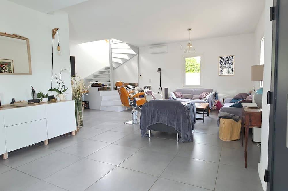 \"Skyline\" Family house in Provence, quiet, comfortable 8 persons in Gréasque, Mittelmeerküste (Frankreich)