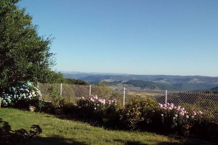 Location de vacances pour 6 personnes, avec jardin, animaux acceptés à Les Hermaux - 4