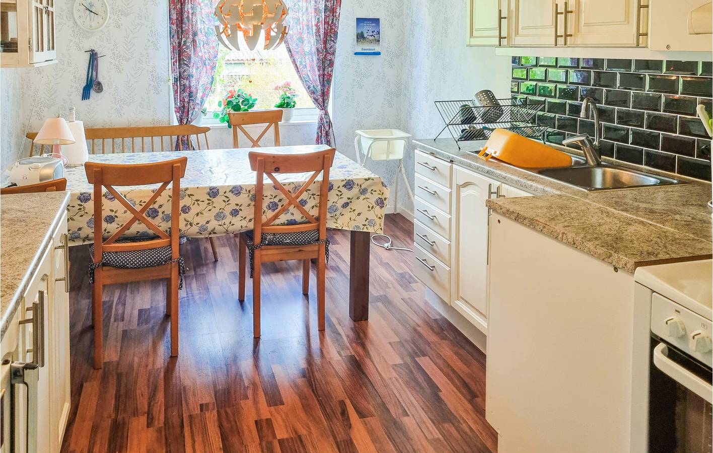 Hus för 6 Personer med trädgård in Öland