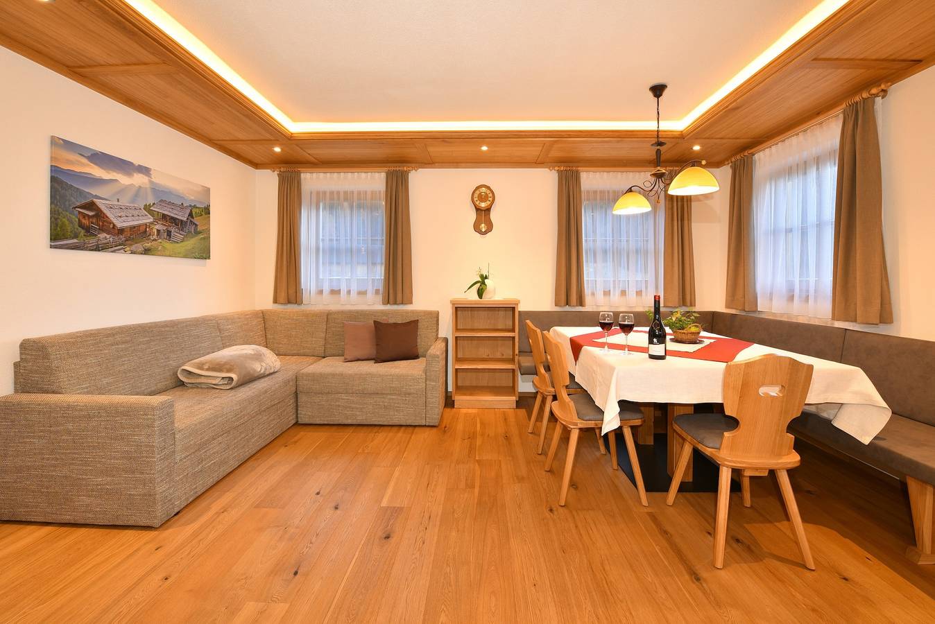 Appartamento intero, Appartamento 'Feldererhof Apt Hochstein' con vista sulle montagne, giardino in comune e Wi-Fi in Monti del Villgraten, Valle di Casies