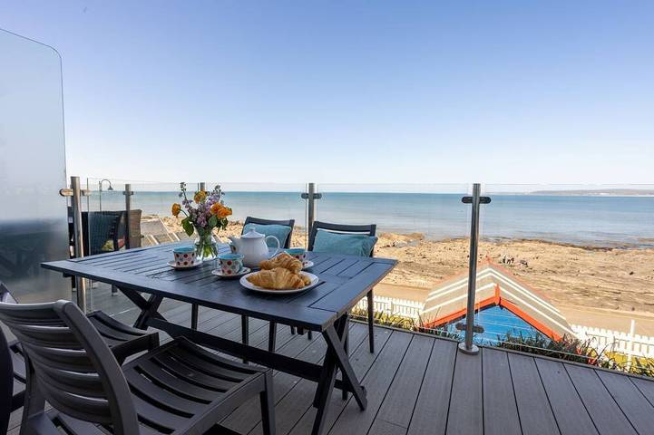Beach house for 4 people, with garden and balcony in Devon