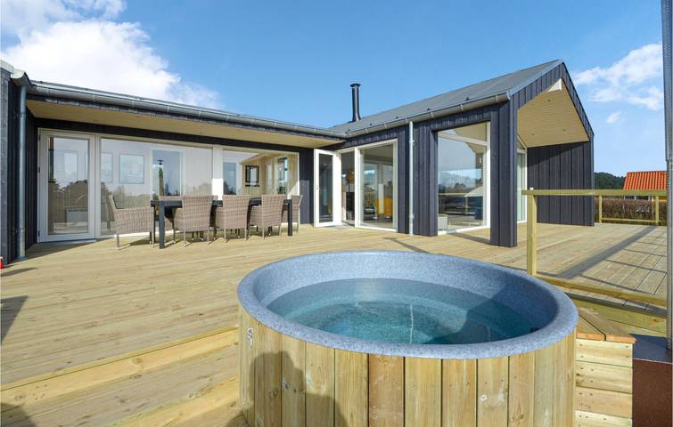 Ferienhaus für 6 Personen, mit Terrasse und Garten sowie Sauna in Lyngsbæk Strand