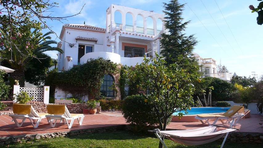 Villa for 10 people, with garden and pool - 1