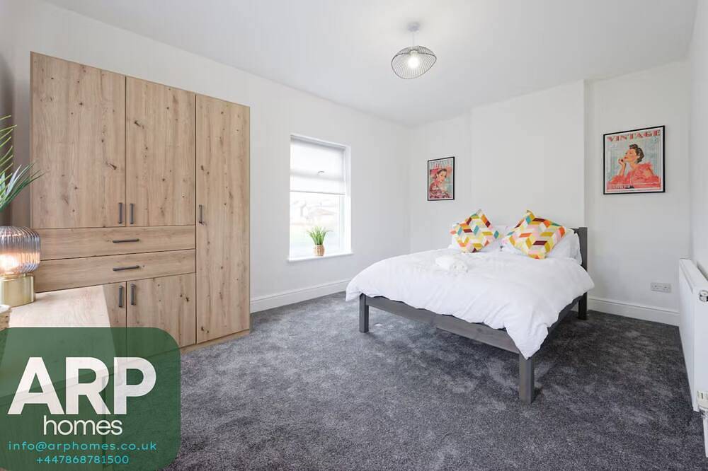 Contractors, Business, Leisure | Free Parking in Wigan, Greater Manchester