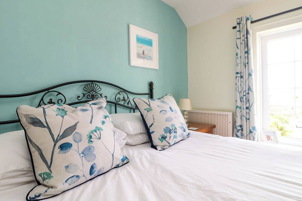 Bayview, pet friendly in Watergate Bay in Watergate Bay, Newquay