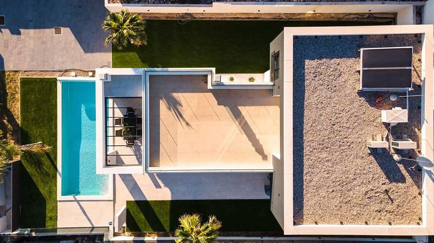 Villa für 10 Personen, mit Balkon/Terrasse und Terrasse sowie Pool und Ausblick, mit Haustier in Marina - 3