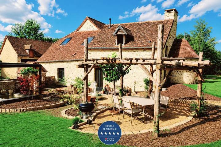 Location de vacances pour 3 personnes, avec jacuzzi et jardin à Saint-Denis-sur-Sarthon