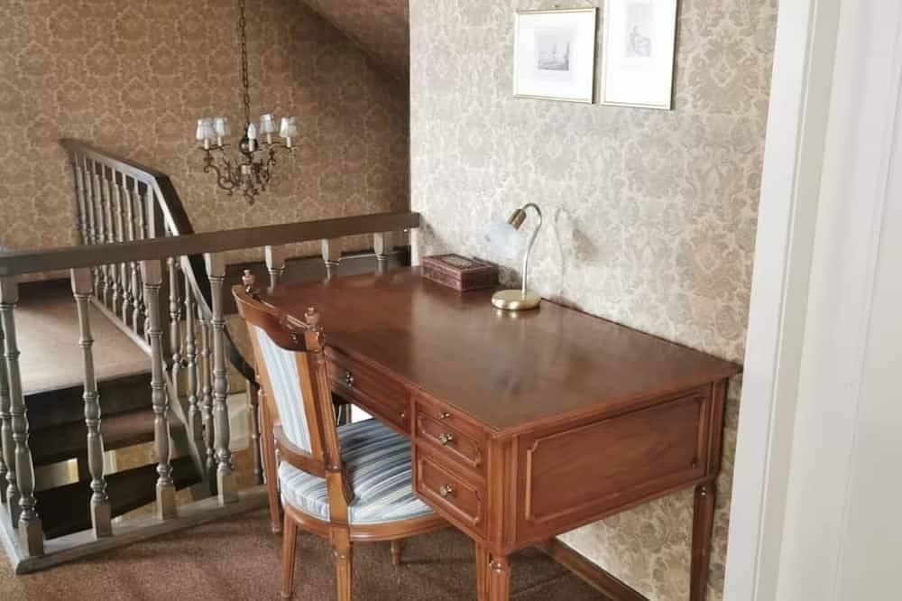 Ganze Wohnung, Phenomenal 5-bedroom apartment in charming Thun awaits you in Thun, Thunersee