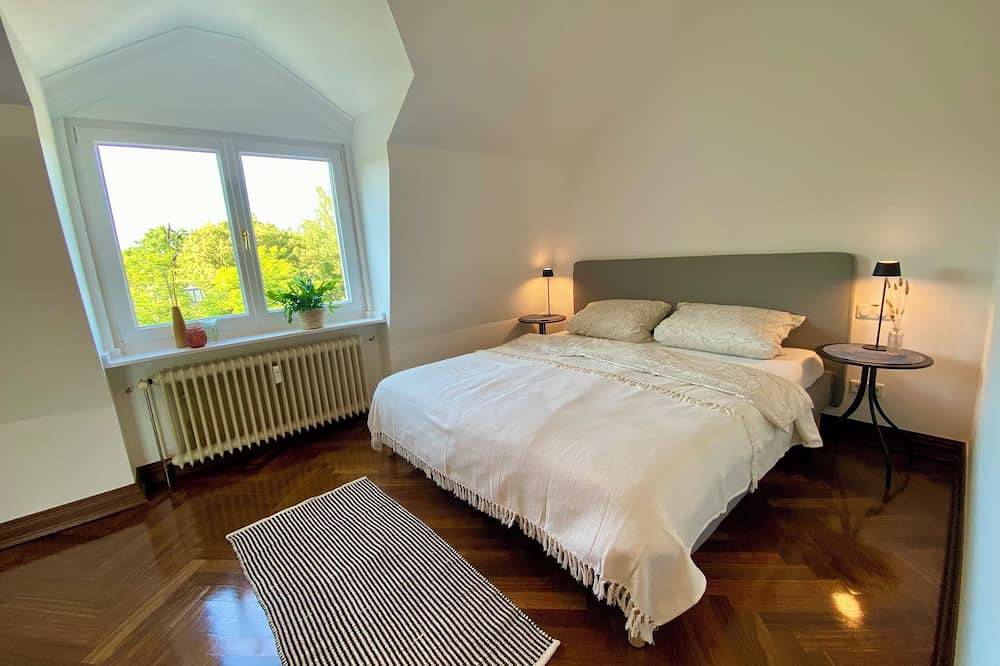 Ganze Wohnung, Großzügige, lichtdurchflutete Loftwohnung mit 2 Terassen und Blick ins Grüne in Krefeld, Niederrhein