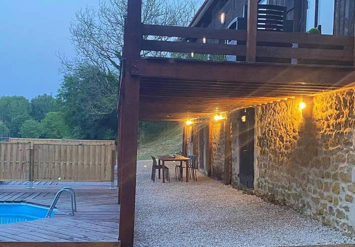 Location de vacances pour 2 personnes, avec balcon et piscine ainsi que vue et jardin à Plazac - 2