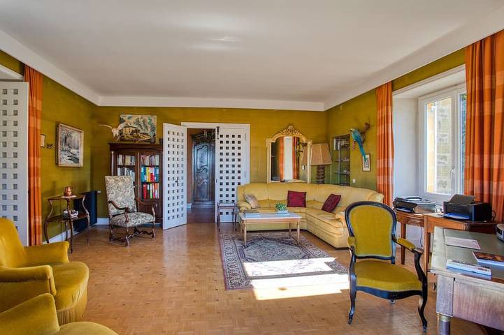 Magnificent Villa on 50 ha overlooking the medieval town of Domme in Domme, Périgord Noir