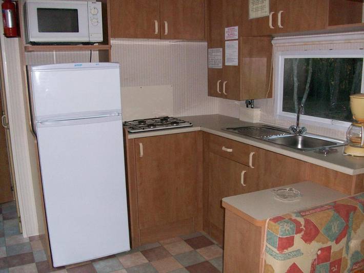 Camping pour 4 personnes, avec terrasse et jardin, animaux acceptés à Vendays-Montalivet - 3