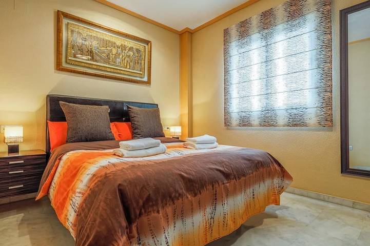 Entire apartment, Sensational Apt 2 Bed 2 baths 4 pax Aljarafe Metro in San Juan de Aznalfarache, Sevilla Province