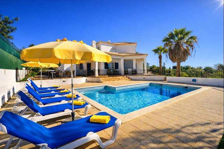 Casa rural para 11 personas, con jardín y piscina, Se admiten mascotas en Paderne