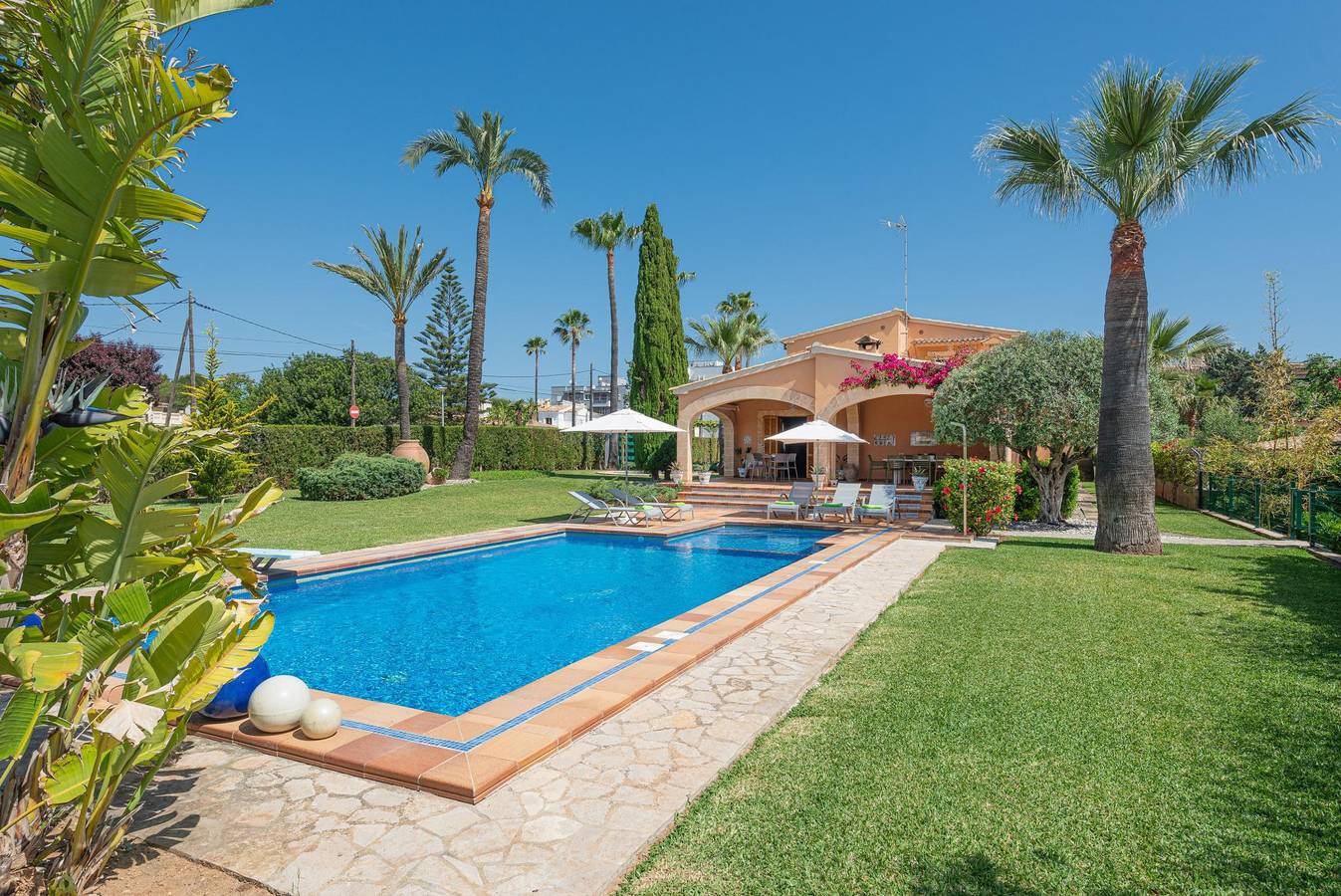 Mulholland Villa - Spektakuläre Villa mit privatem Pool und gratis W-Lan. in Can Picafort, Santa Margalida