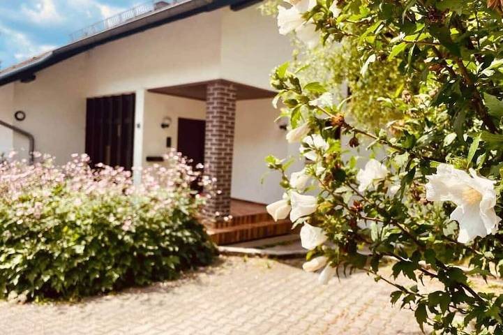 Ferienhaus für 28 Personen, mit Balkon an der Bergstraße