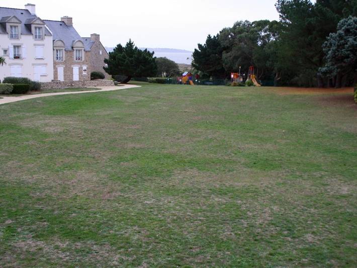 Gîte pour 4 personnes, avec piscine dans Kerjouanno