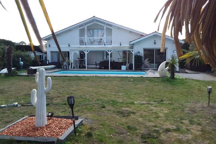 Chambre d’hôte pour 3 personnes, avec piscine et jardin