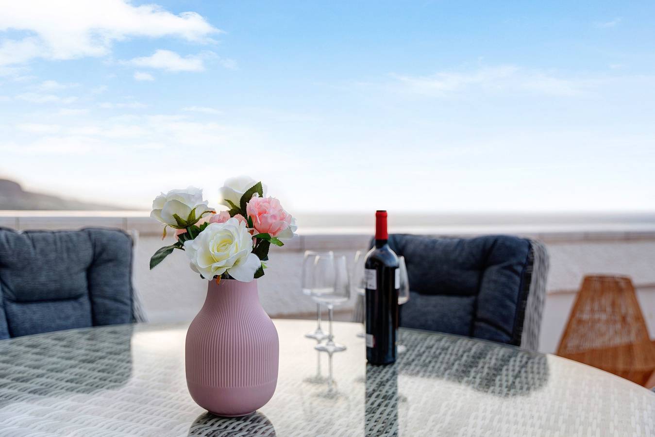 Apartamento entero, Apartamento "Casa Hola Mar" en primera línea con vistas infinitas al mar in Playa de los Roques, Los Realejos