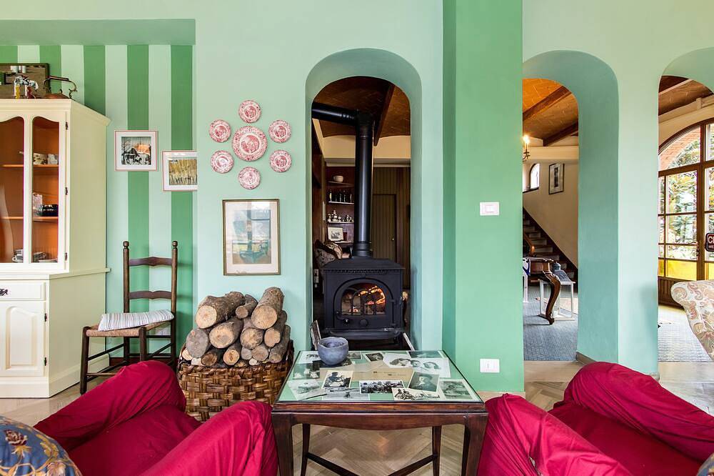 Villa 10 km von Arezzo entfernt mit privatem Pool und Garten. in Capolona, Casentino