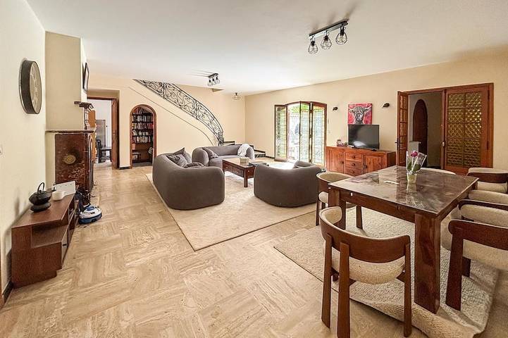 Cozy home in Saint-Vallier-De-Thiey in Saint-Vallier-de-Thiey, Cannes und Umgebung