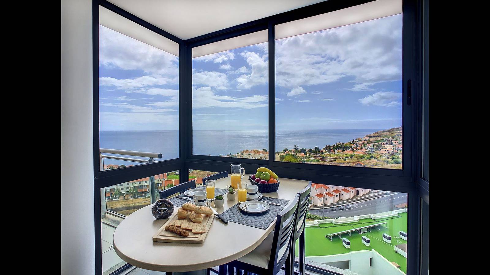 Ganze Wohnung, Ferienwohnung für 2 Personen mit Meerblick in Caniço de Baixo, Caniço