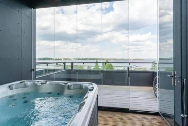 Gîte pour 8 personnes, avec balcon ainsi que jacuzzi et sauna dans Tampere